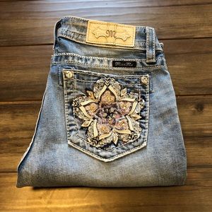 ZENANA Plus Mid Rise Raw Frayed Hem Denim Shorts - The Savvy Cactus Co